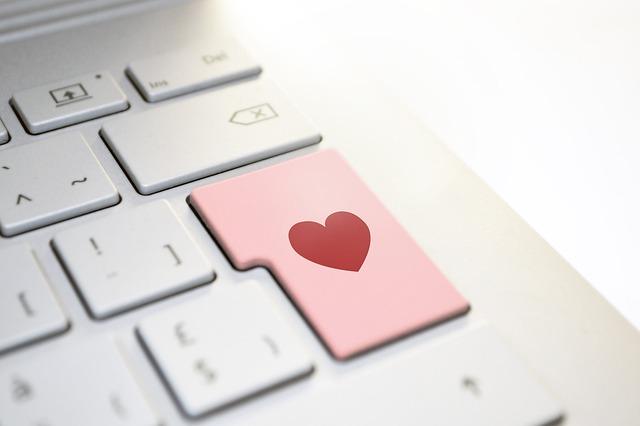 Spotting the Red Flags of Online Romance Scams