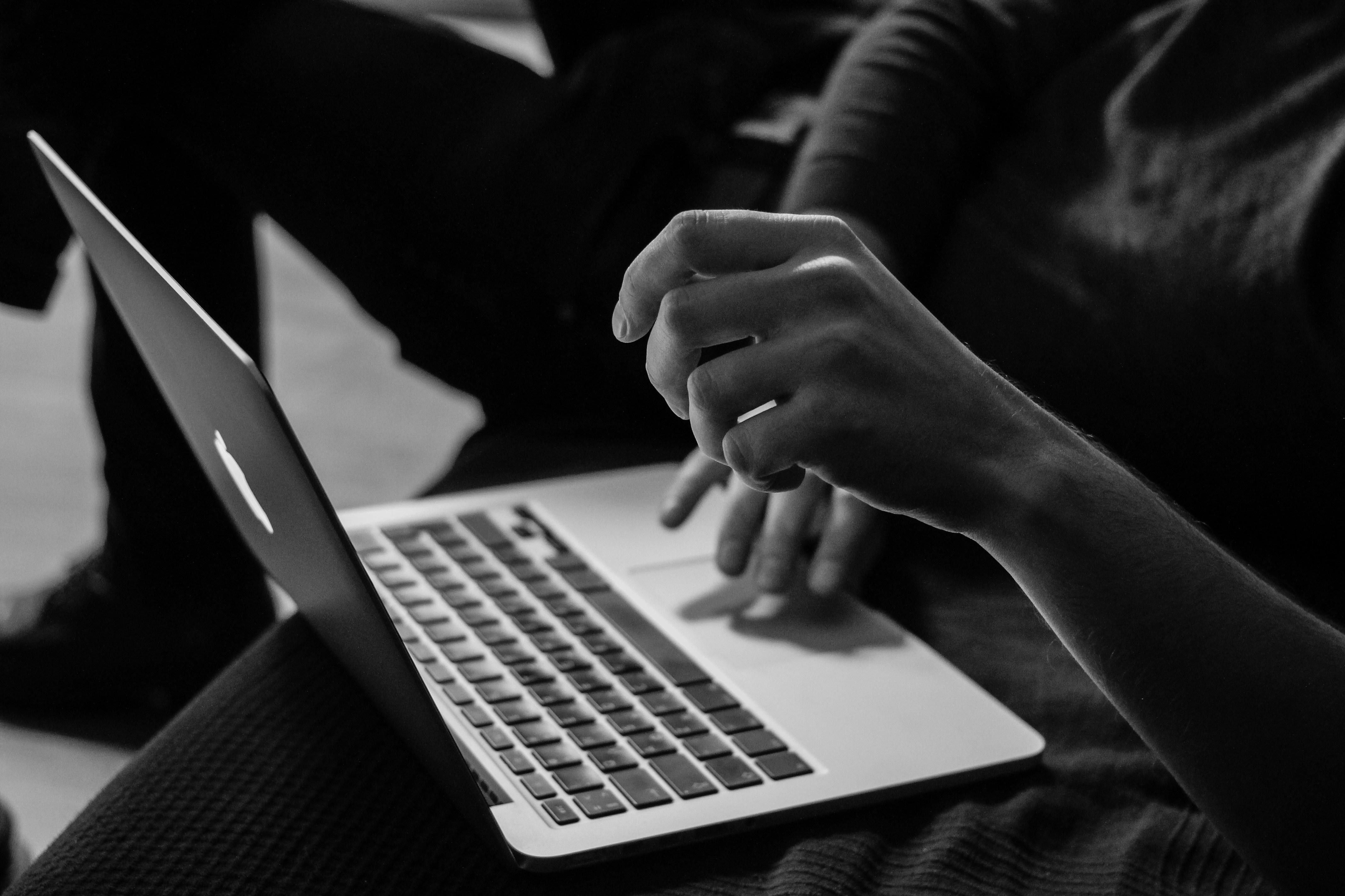 Spotting Red Flags: Recognizing and Avoiding Online Scams
