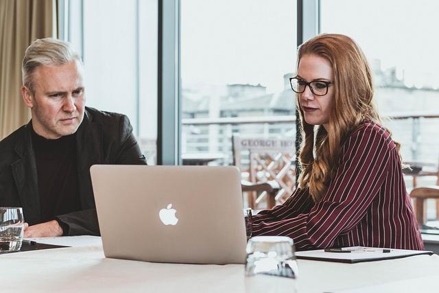 Spotting Red Flags: Key Behaviors to Watch For