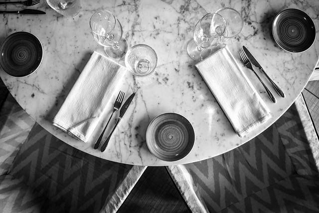 Balancing Connection and Caution: Smart Settings for Safe Dating